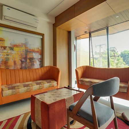 Super Townhouse Rcc Lamps Otel Visakhapatnam Dış mekan fotoğraf