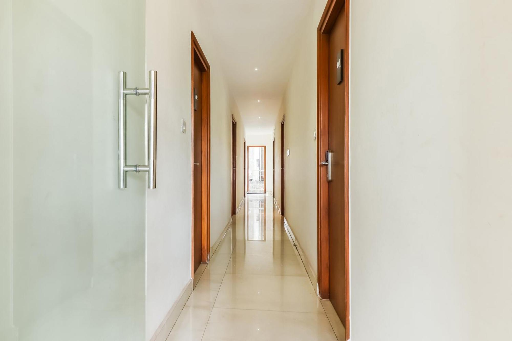 Super Townhouse Rcc Lamps Otel Visakhapatnam Dış mekan fotoğraf