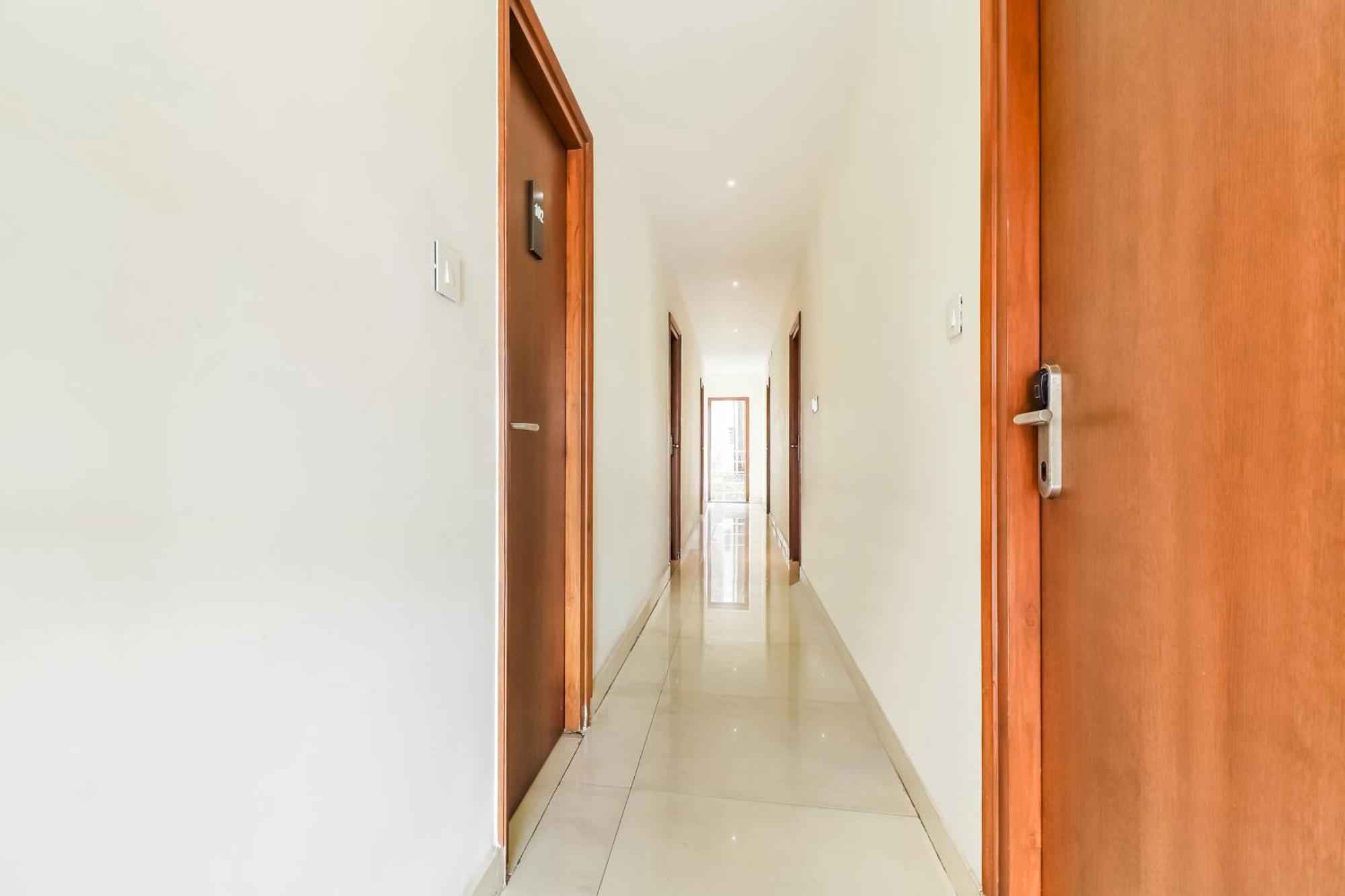 Super Townhouse Rcc Lamps Otel Visakhapatnam Dış mekan fotoğraf
