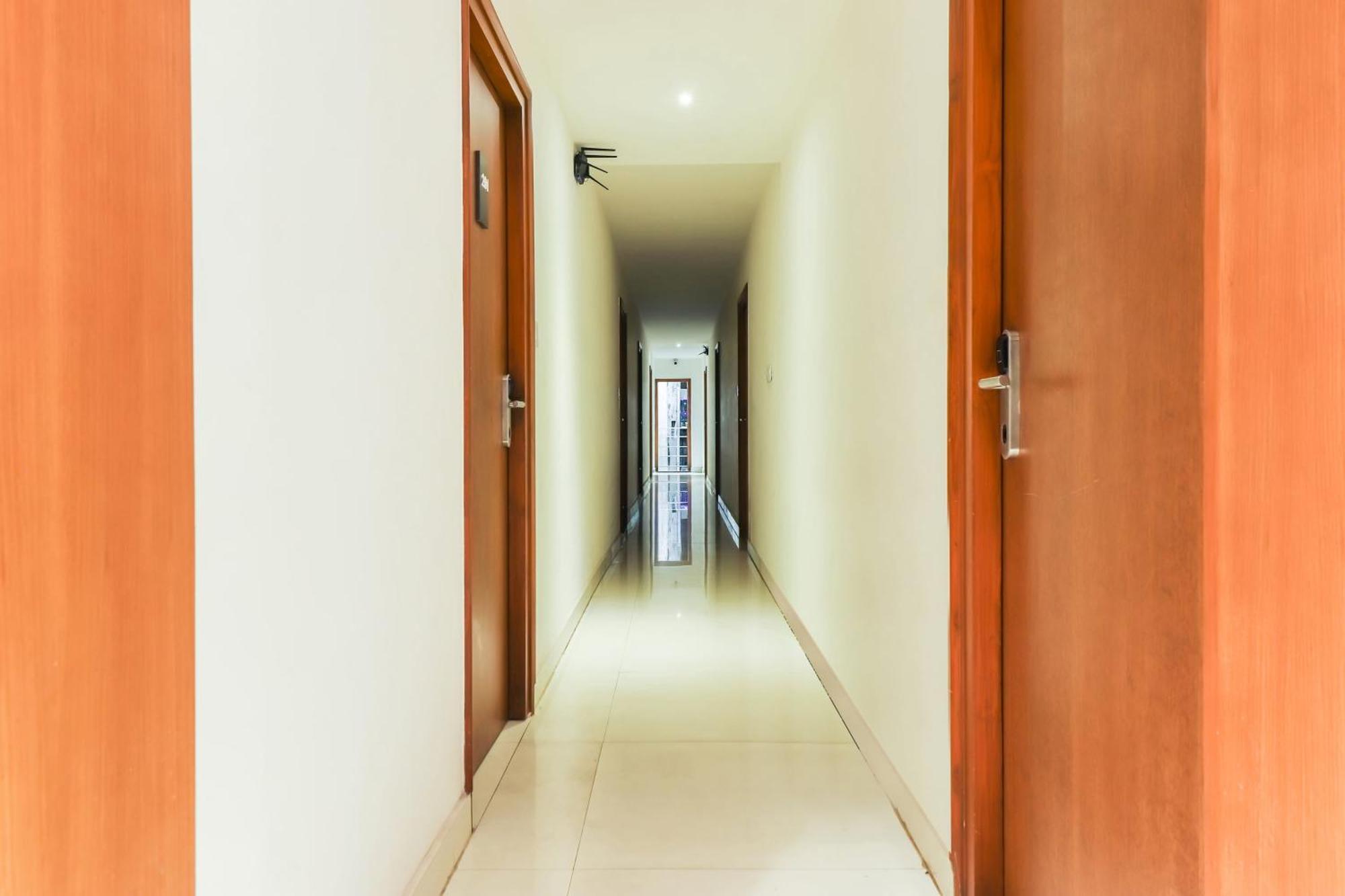 Super Townhouse Rcc Lamps Otel Visakhapatnam Dış mekan fotoğraf