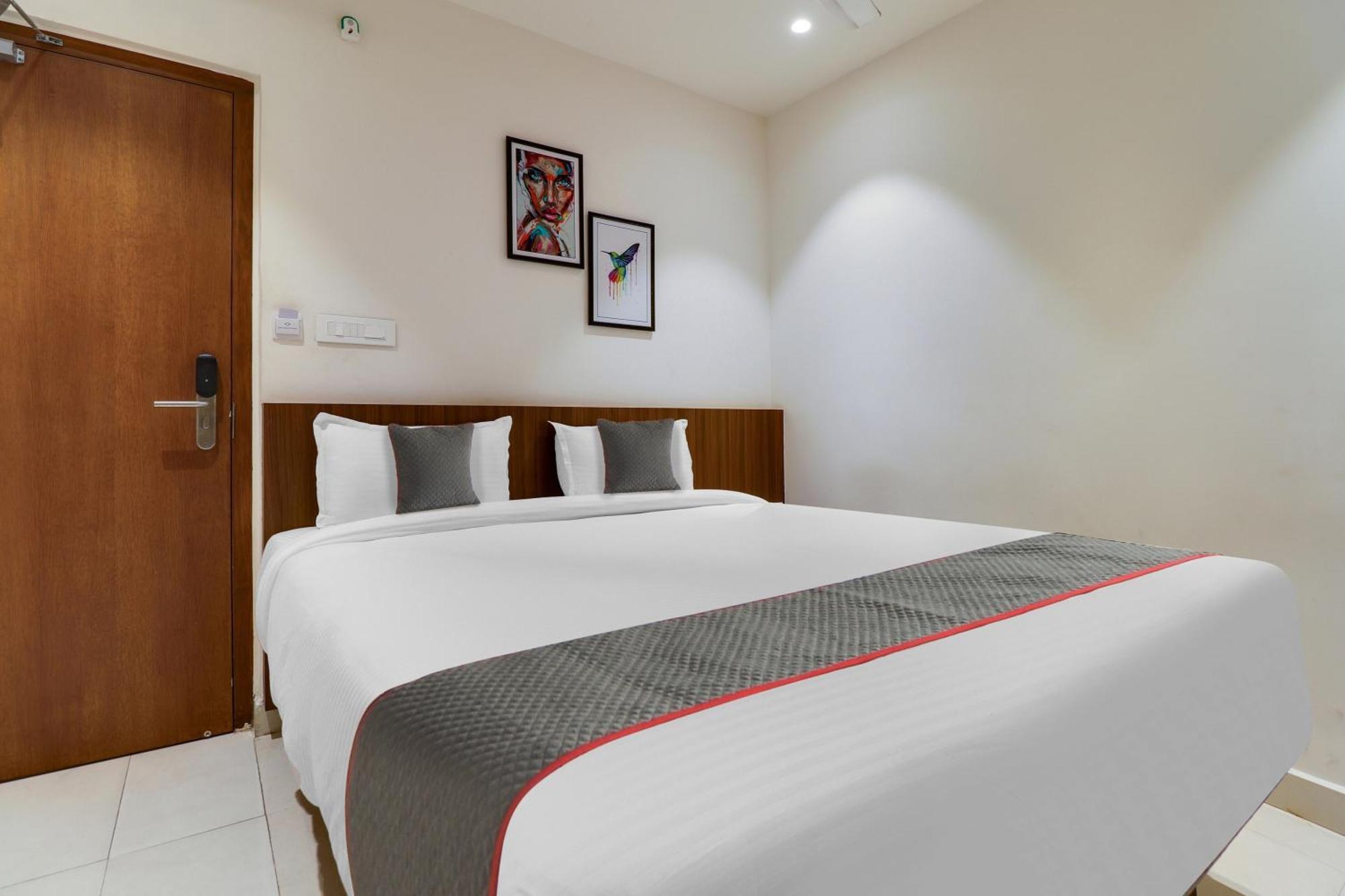 Super Townhouse Rcc Lamps Otel Visakhapatnam Dış mekan fotoğraf