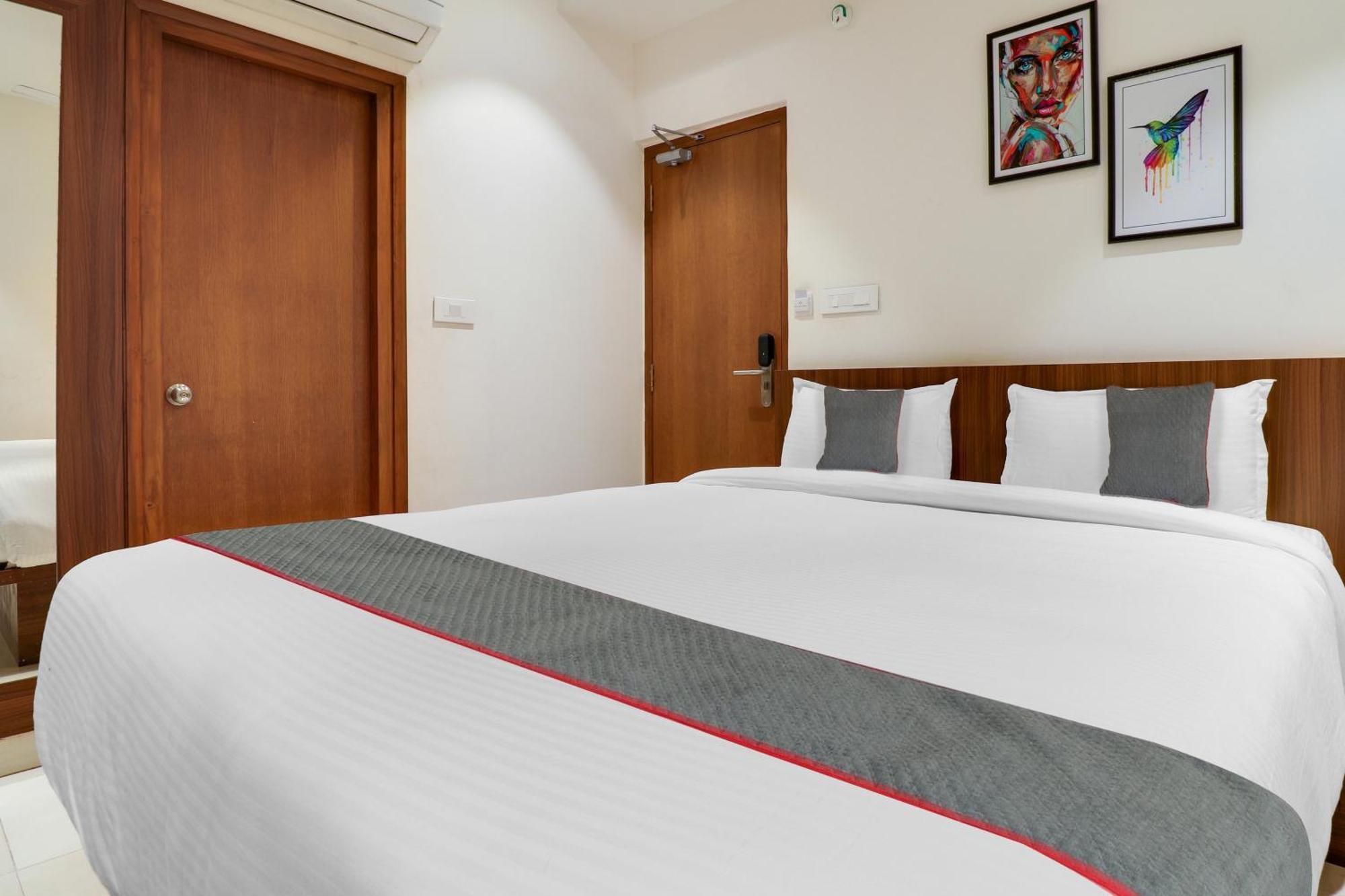 Super Townhouse Rcc Lamps Otel Visakhapatnam Dış mekan fotoğraf