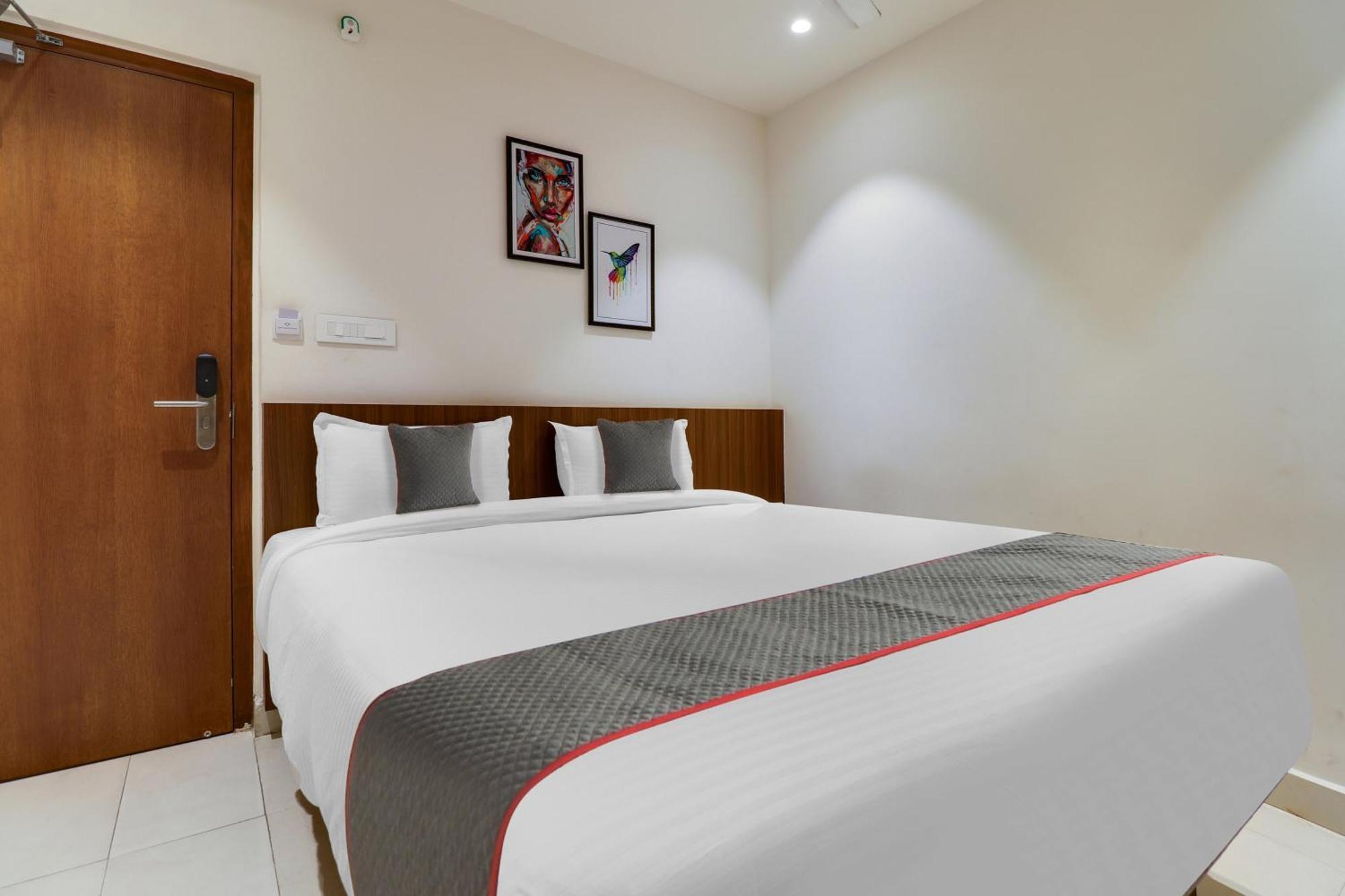 Super Townhouse Rcc Lamps Otel Visakhapatnam Dış mekan fotoğraf