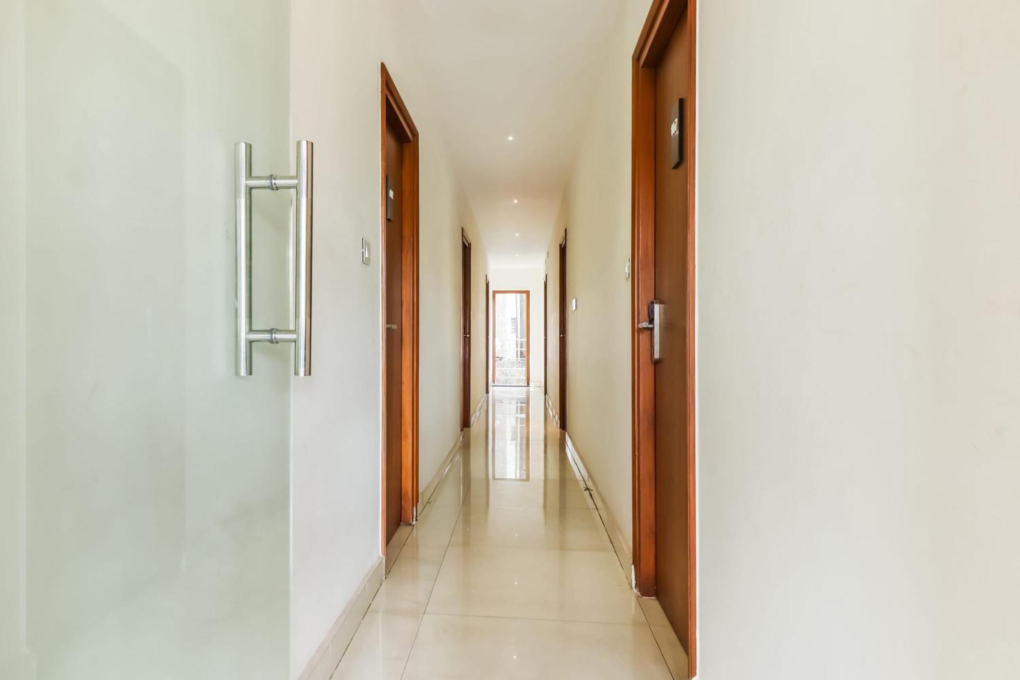 Super Townhouse Rcc Lamps Otel Visakhapatnam Dış mekan fotoğraf